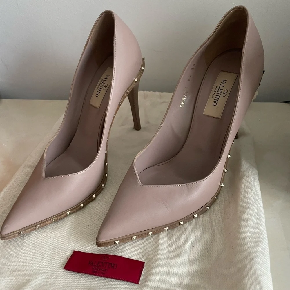 ❗️❗️❗️ SOLD❗️❗️❗️Valentino high heels - Picture 1 of 5
